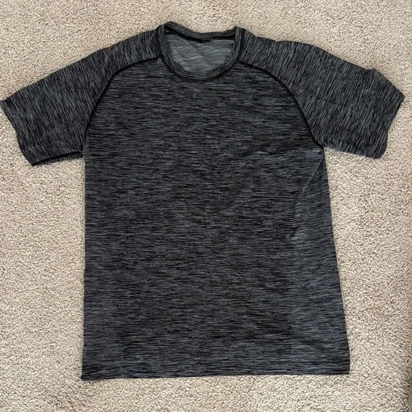 Lululemon Heathered Black Shirt - Men’s Large - Picture 1 of 5